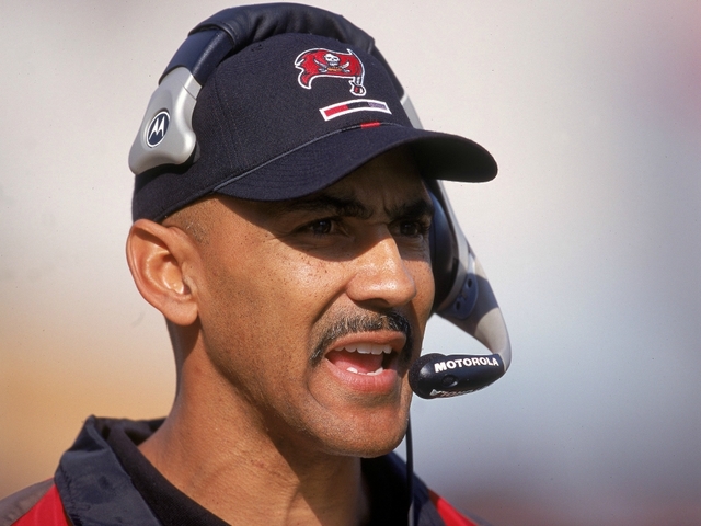 Tony Dungy to be inducted into Tampa Bay Buccaneers Ring of Honor