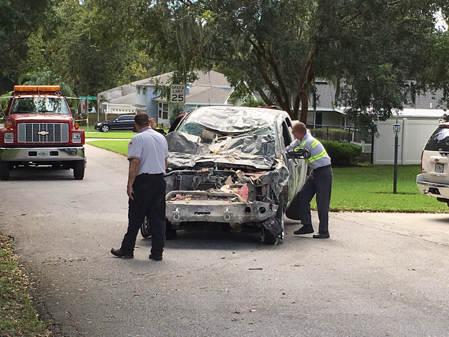 One person dead after car crashes into Lakeland home abcactionnews