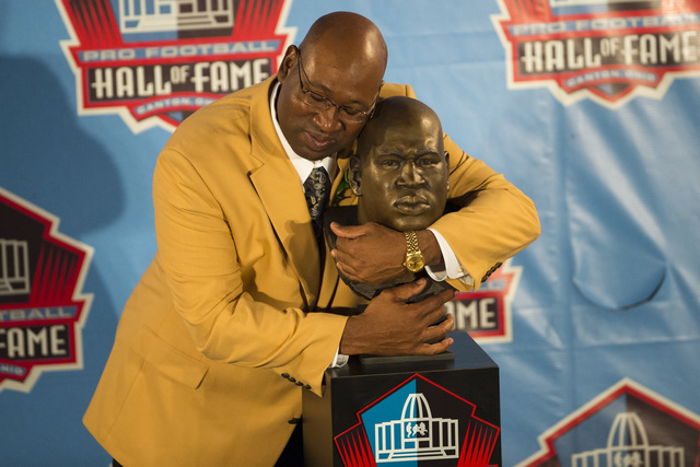 Hall of Fame NFL player Cortez Kennedy dies in Orlando at age 48
