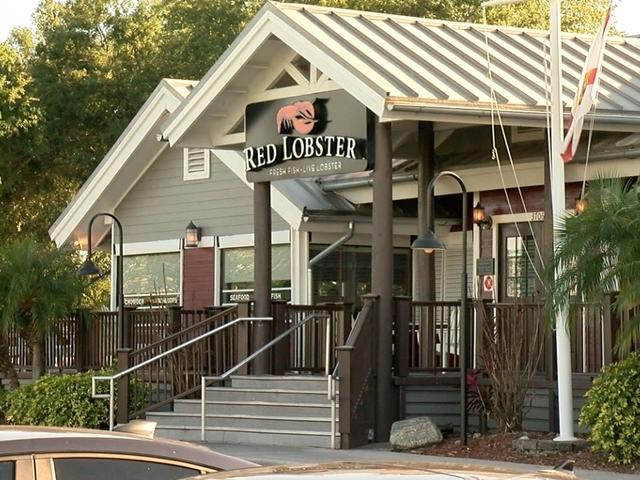 Red Lobster says diners will have to ask for straws
