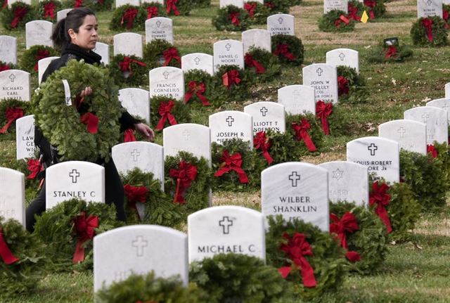 St. Pete cemetery in need of wreaths to honor fallen veterans